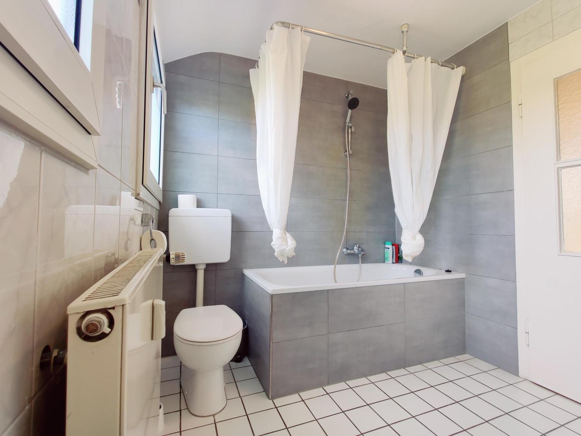 City House Нойс Экстерьер фото