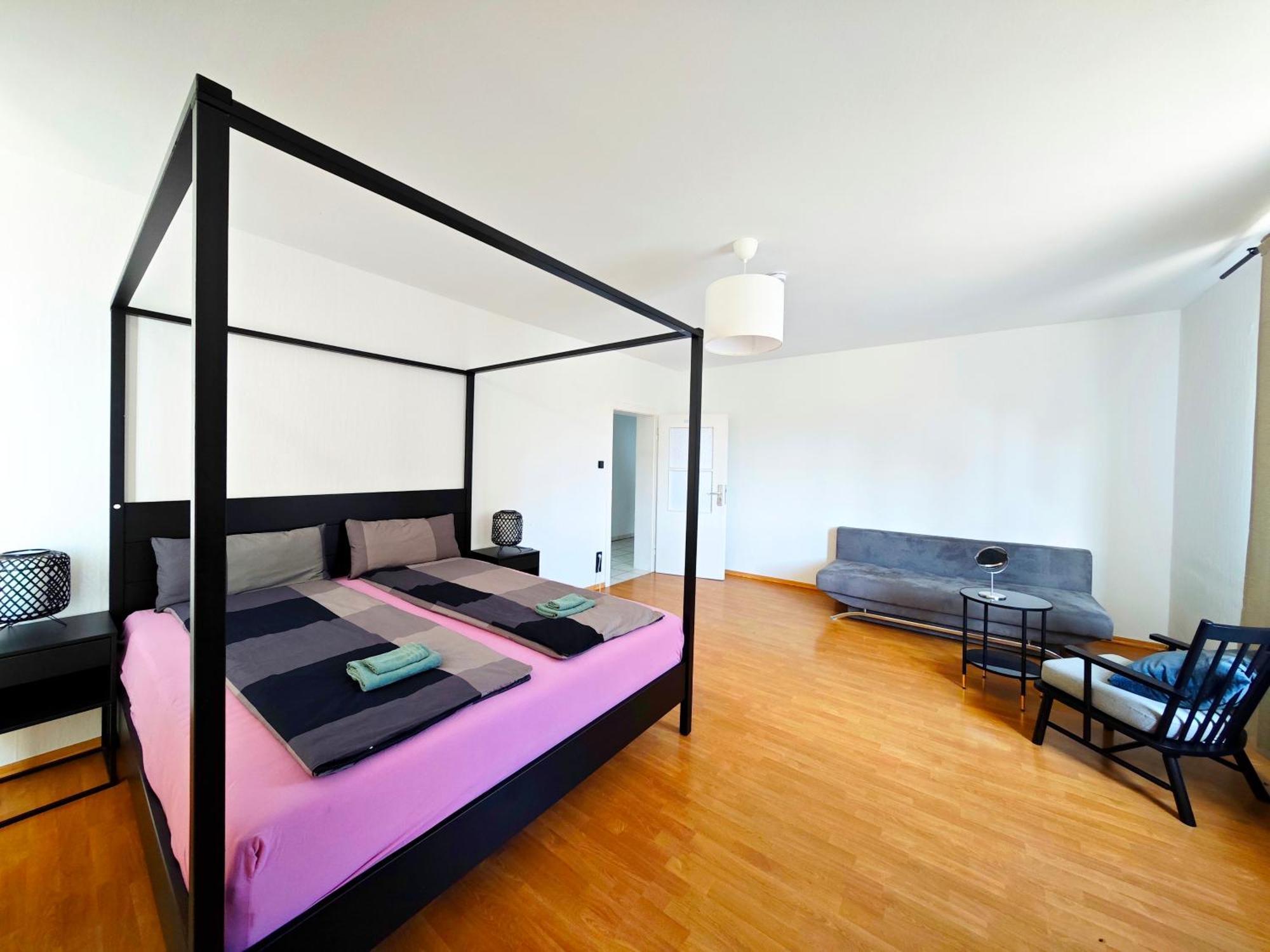 City House Нойс Экстерьер фото