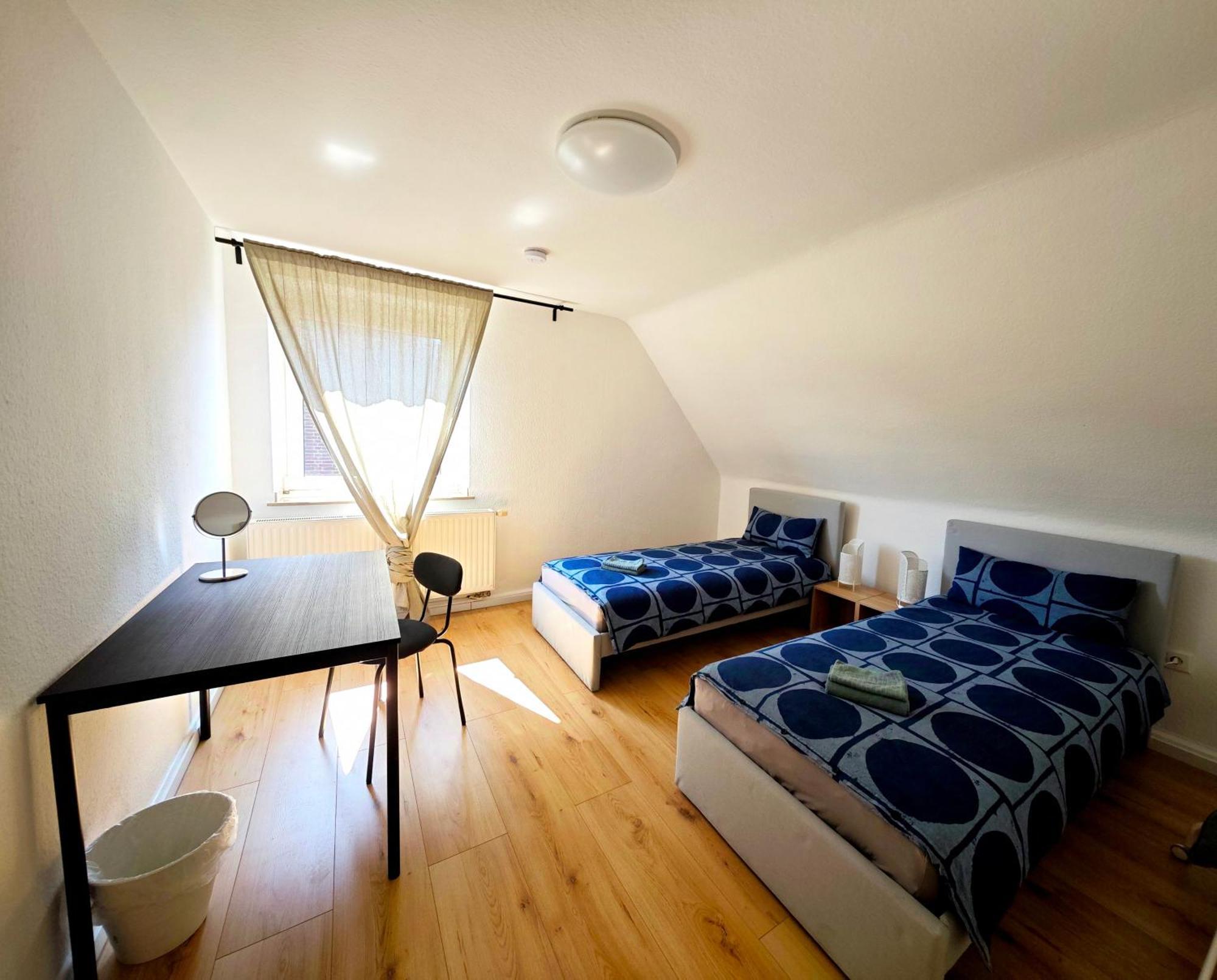 City House Нойс Экстерьер фото