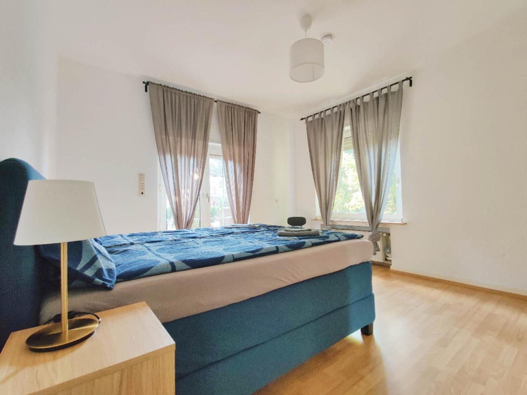 City House Нойс Экстерьер фото
